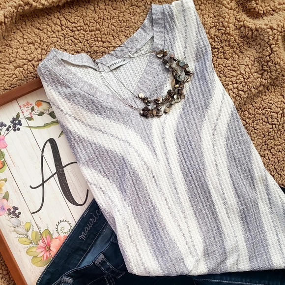 Sweater - Picture 5 of 5